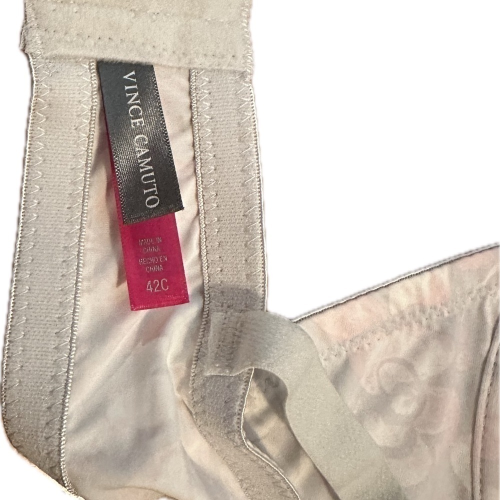 NWT Vince Camuto Plus Size Bra - Size 42C - Picture 5 of 13